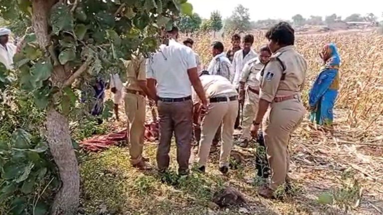 फांसी पर झूला युवक, मरने से पहले साथ पढ़ने वाली प्रेमिका को दी दर्दनाक मौत