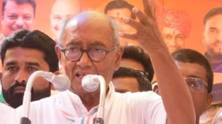 दिग्विजय सिंह ने कांग्रेस समर्थक की हत्या के विरोध में दिया धरना, आरोपितों के गिरफ्तारी की मांग