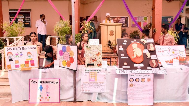 Sagar: वात्सल्य स्कूल में विज्ञान प्रदर्शनी का आयोजन