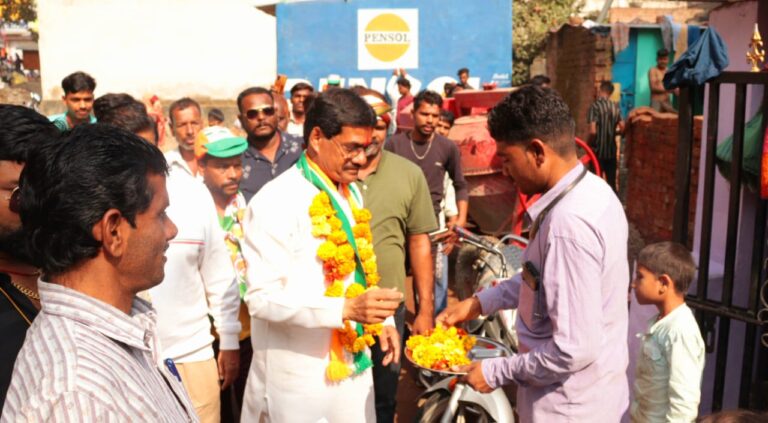 सुरेंद्र चौधरी के समर्थन में बड़ी संख्या में लोग हुए जनसंपर्क में शामिल