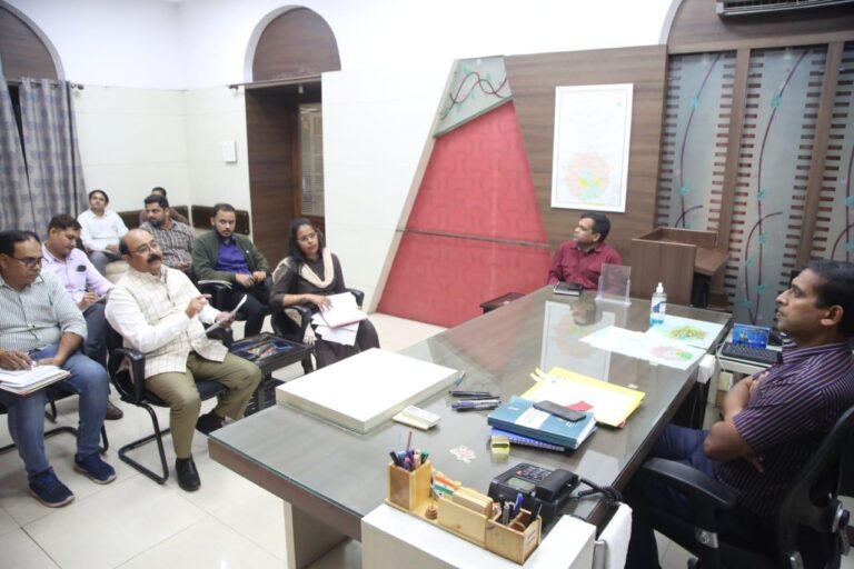 भोपाल कलेक्टर ने शहर के बिगड़ते AQI स्तर को देखते हुए वाहनों के प्रदूषण स्तर की जाँच करने दिये निर्देश