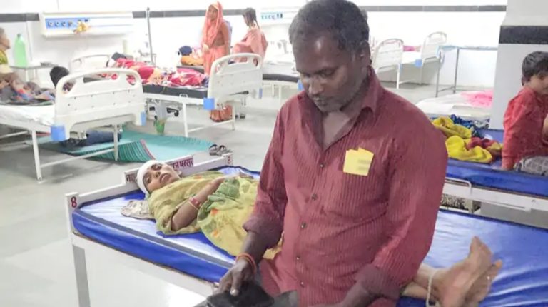 बच्चो के विवाद में जानलेवा हमला,देवरानी ने जेठानी पर किया कुल्हाड़ी से हमला 