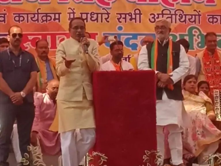 सागर के देवरी पहुंचे सीएम शिवराज ने कांग्रेस पर निशाना साधा 