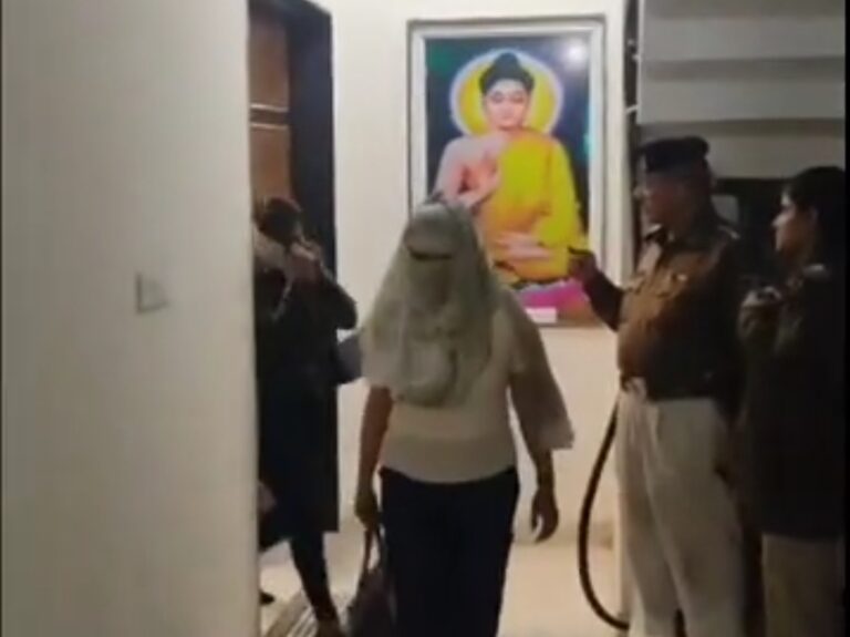 स्पा सेंटर में पुलिस ने मारी रेड, देह व्यापार के आरोप में 5 महिला सहित 7 गिरफ्तार 