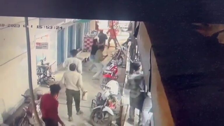 सागर जिले में घर में घुसकर सांसद प्रतिनिधि से मारपीट