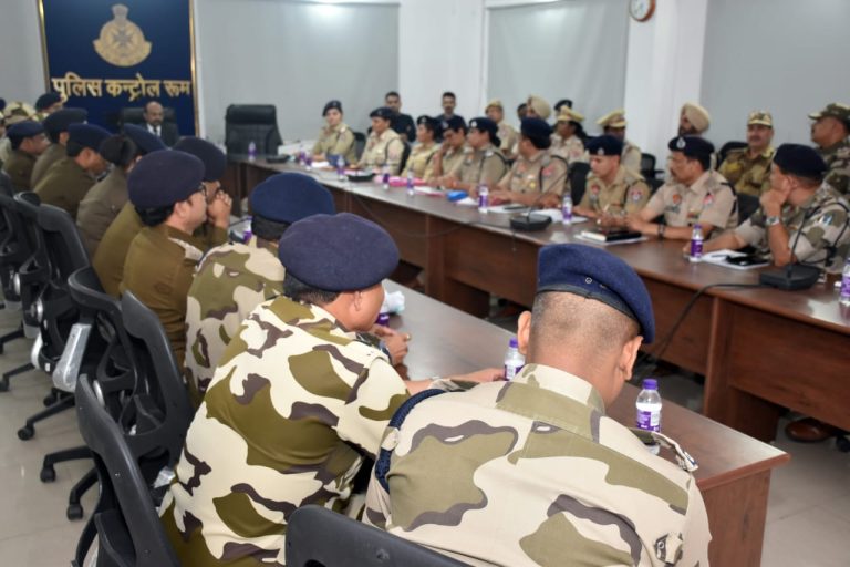 चुनाव आयोग के निर्देशों का पालन करते हुए सुरक्षा मुहैया कराये  – प्रेक्षक प्रकाश डी.