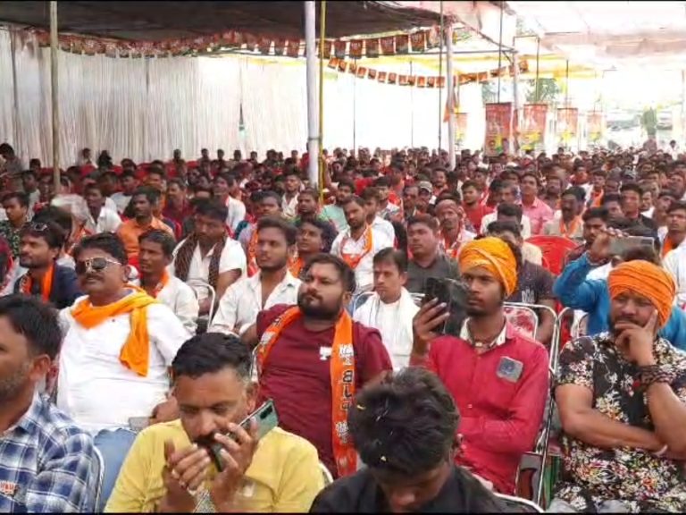 भाजपा के पदाधिकारी आपस में भिड़े