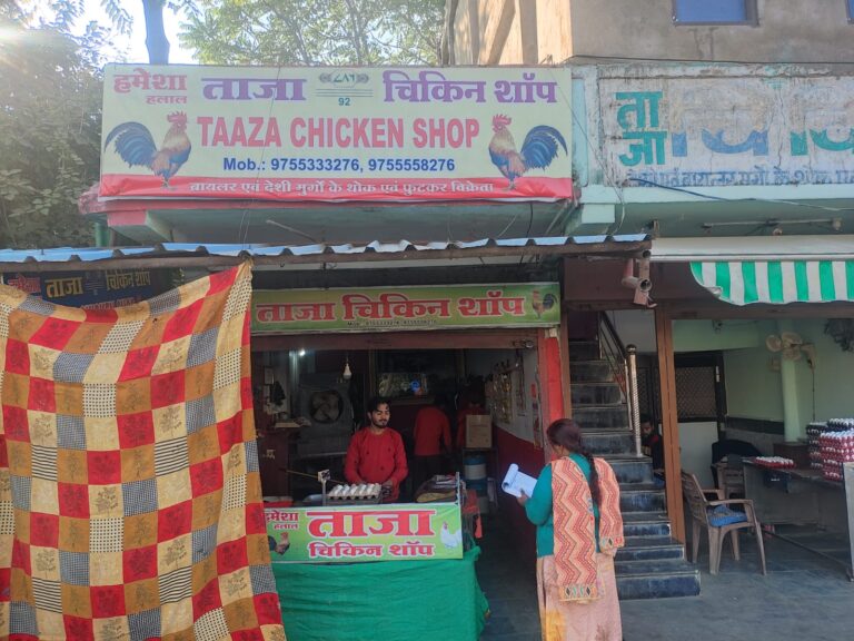 खाद्य सुरक्षा प्रशासन ने मकरोनिया क्षेत्र में स्थित मीट मार्केट का किया निरीक्षण