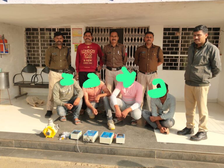 फ्लोरी मशीन से सीबीसी मीटर, प्रिंटर एवं वाटर पंप चोरी करने वाले यूपी के शातिर गिरोह को सागर पुलिस ने धर दबोचा