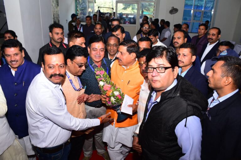 मप्र श्रमजीवी पत्रकार संघ के पदाधिकारियों ने  मुख्यमंत्री से भेंट की