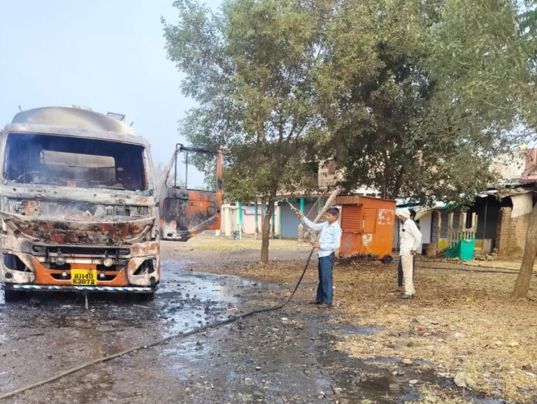 सागर में केमिकल से भरे टैंकर में लगी आग , फायर ब्रिगेड ने किया काबू 