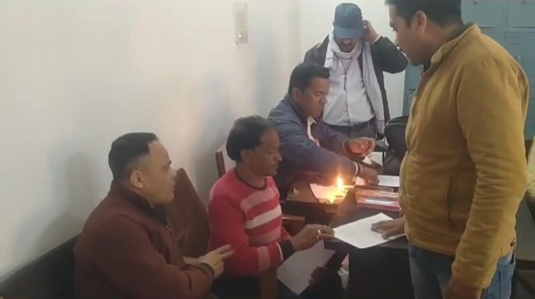 लोकायुक्त की टीम ने ढाई हजार रुपए रिश्वत लेते हुए कोटवार को रंगेहाथ पकड़ा