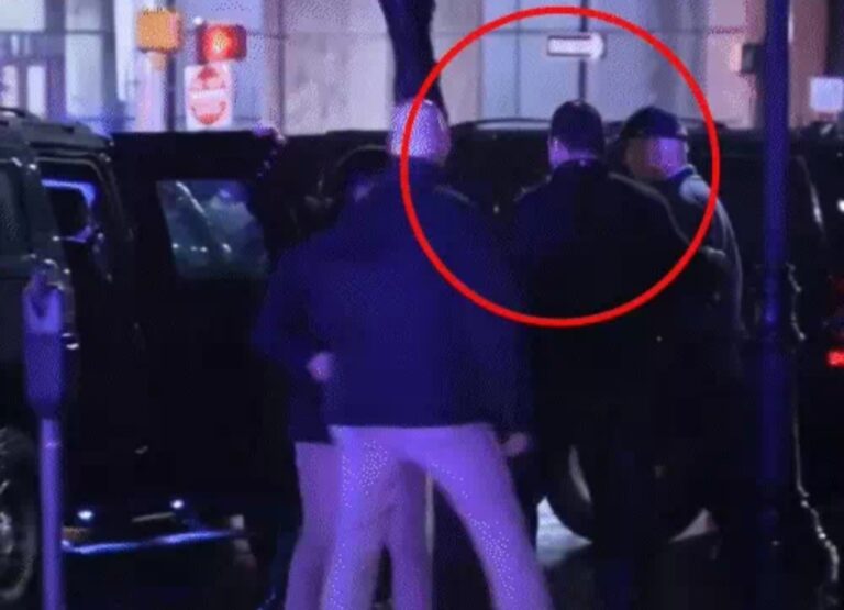 अमेरिकी राष्ट्रपति के काफिले से टकराई कार : सीक्रेट सर्विस ने ड्राइवर पर बंदूक तानी