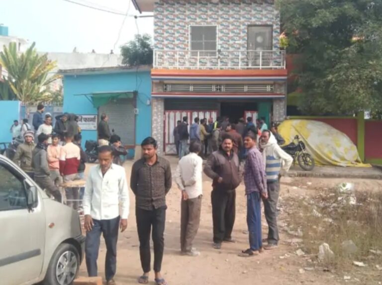 मेडिकल ऑफिसर ने किया सुसाइड, डॉक्टर सुरेश शर्मा ने घर में लाइसेंसी बंदूक से सिर में मारी गोली