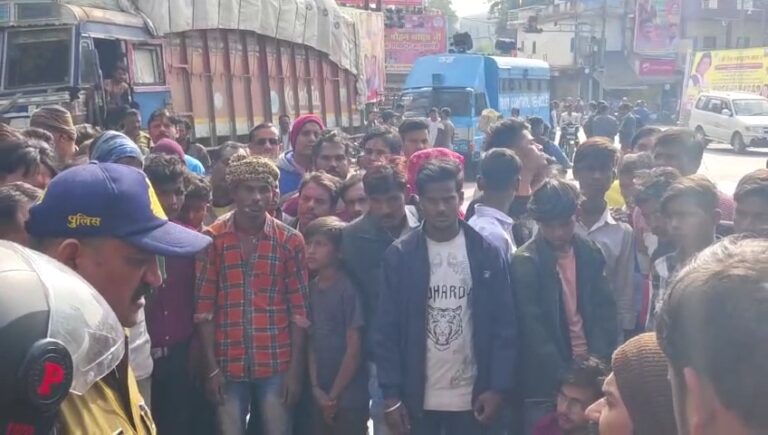 लापता युवक का मिला शव,परिजनो ने हत्या की आशंका जताते हुए चक्काजाम कर दिया