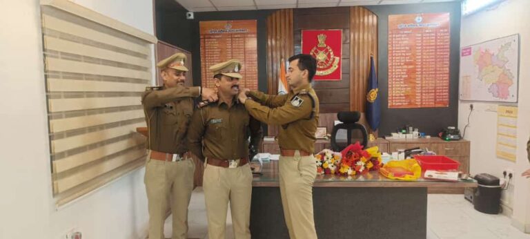 नए वर्ष में पुलिस अधिकारियों को मिली दोहरी खुशी पुलिस सब इंस्पेक्टरों की हुई पदोन्नति