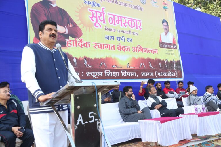 शरीर और मन स्वस्थ रखने के लिए योग करें – मंत्री श्री राजपूत
