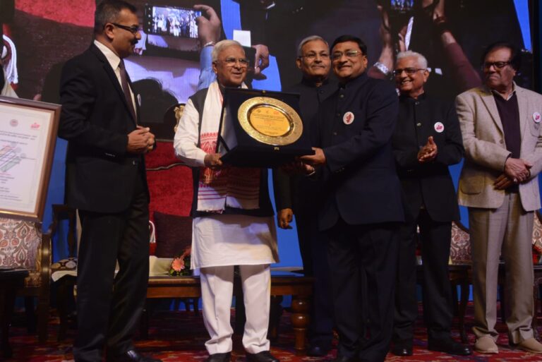 स्वीप स्पेसल कैटेगिरी में सागर जिले के नोडल अधिकारी पीसी शर्मा को,राज्यपाल ने प्रशस्ति प्रदान किया 