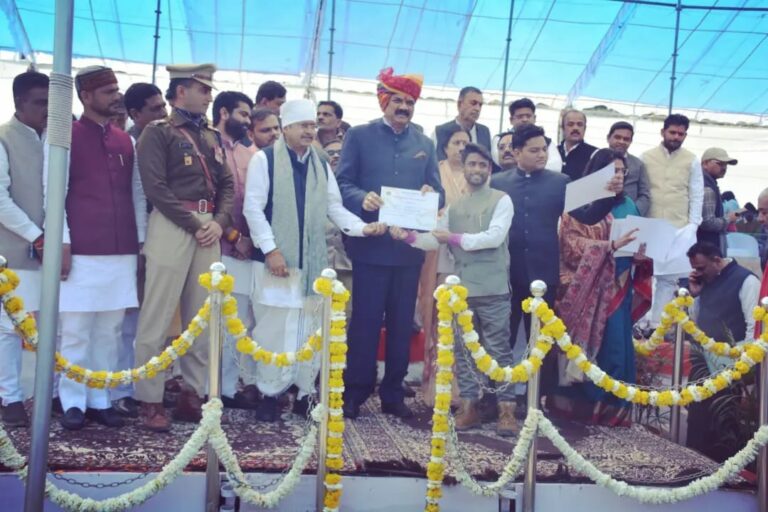 समाज सेवी इंजी. आकाश कोरी का गणतंत्र दिवस पर हुआ सम्मान 