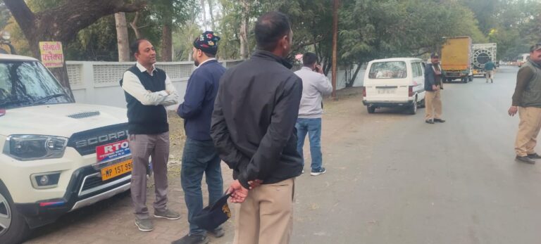 एचएसआरपी नम्बर प्लेट के बिना संचालित वाहनों पर कार्यवाही – आरटीओ