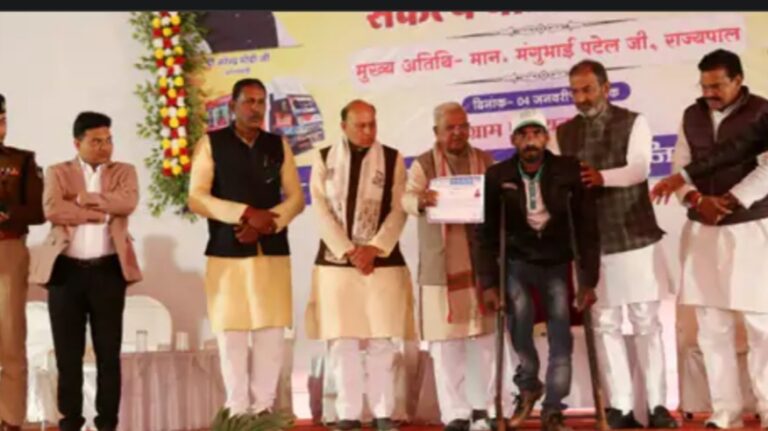 विकसित भारत संकल्प यात्रा ने शामिल हुए राज्यपाल मंगू भाई पटेल 