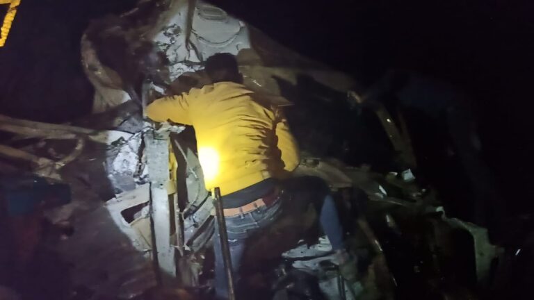 MP: हिन्नखेड़ा के पास बस और डम्पर भीषण भिंडत, 2 दर्जन से अधिक लोग घायल