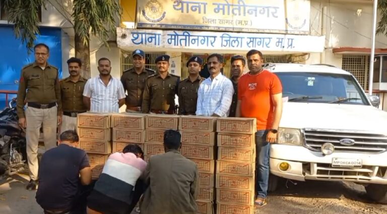 कार से पुलिस ने बड़ी मात्रा में अवैध शराब की खेप पकड़ी, दो आरोपी भी धराये