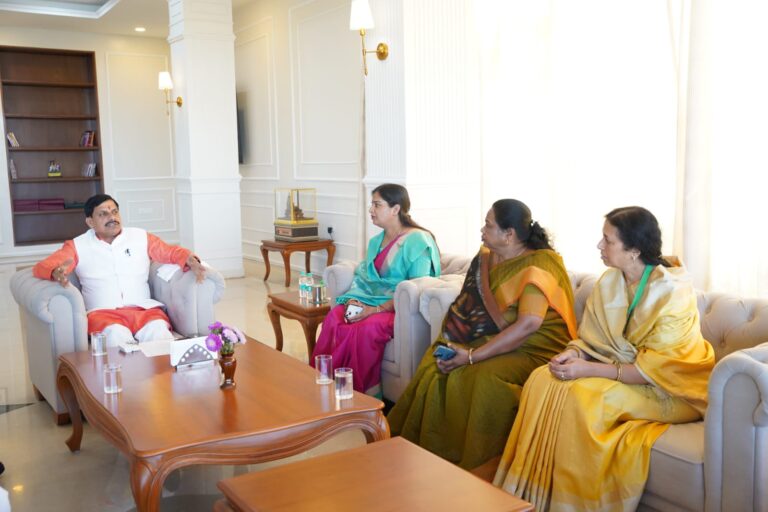 महापौर ने सीएम डॉ.मोहन यादव से मुलाकात कर चुंगी क्षतिपूर्ति की राशि जारी करने की मांग की