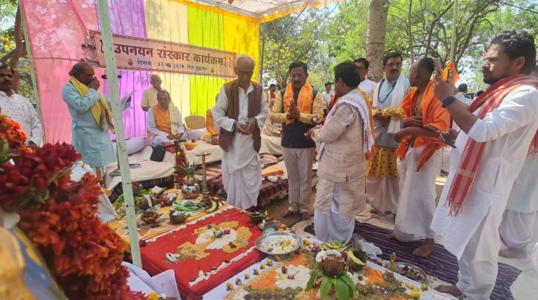 उपनयन संस्कारित बालक अपने अन्दर ब्राम्हणत्व गुण संकलित करे- डाॅ अनिल तिवारी