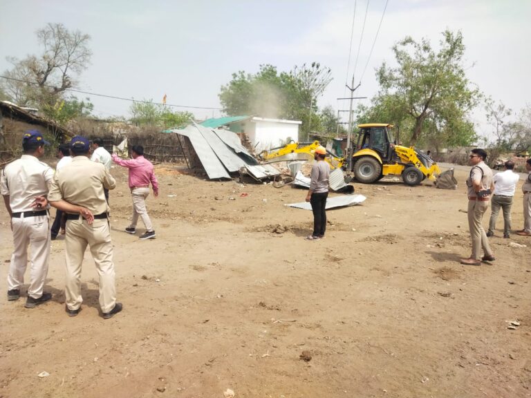 2 एकड़ शासकीय भूमि अतिक्रमण मुक्त कराई