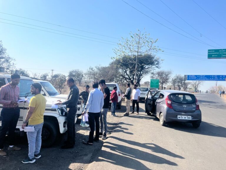 अवैध संचालित वाहनों के विरूद्ध सघन चैकिंग की कार्यवाही- आरटीओ, 31 वाहनों से रू. 34000/- जुर्माना वसूल