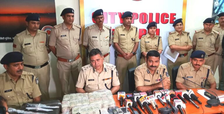  MP: डॉक्टर के घर हुई थी डकैती, 5 डकैतो से 50 लाख जप्त