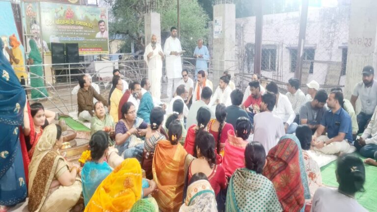 Sagar News: हनुमान प्रकटोत्सव की तैयारी को लेकर श्रीराम दरवार मंदिर मे महत्वपूर्ण बैठक सम्पन्न