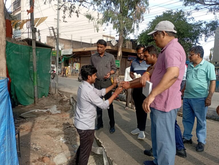 MP News: निगम आयुक्त ने चाय की दुकानों पर कांच के गिलास देकर डिस्पोजलो का उपयोग न करने की अपील की