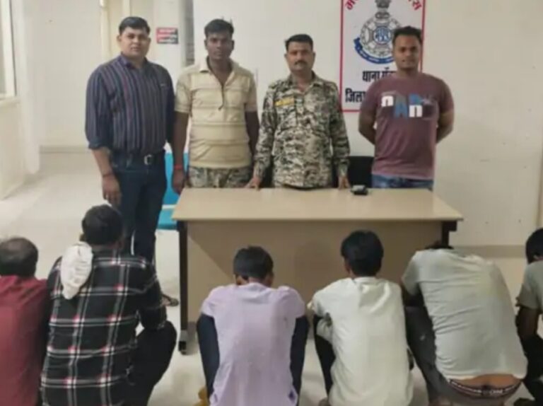 पुलिस ने जुआ खेलते हुए 6 आरोपियों किया गिरफ्तार,1 लाख 28 हजार से ज्यादा मशरुका जप्त 