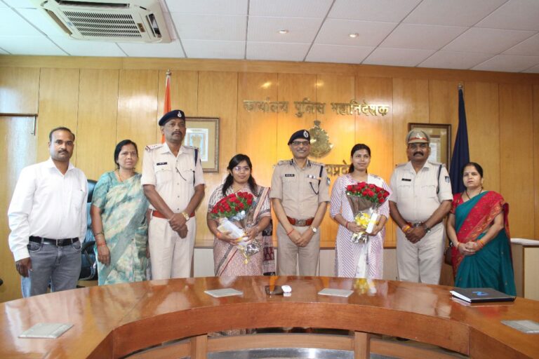 MP News: यूपीएससी में चयनित पुलिस कर्मियों की पुत्रियों को डीजीपी ने किया सम्मानित