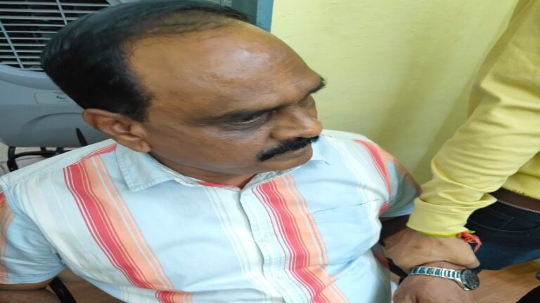 MP News: लोकायुक्त की बड़ी कार्यवाई सहायक रजिस्ट्रार को सवा लाख की रिश्वत के साथ पकड़ा