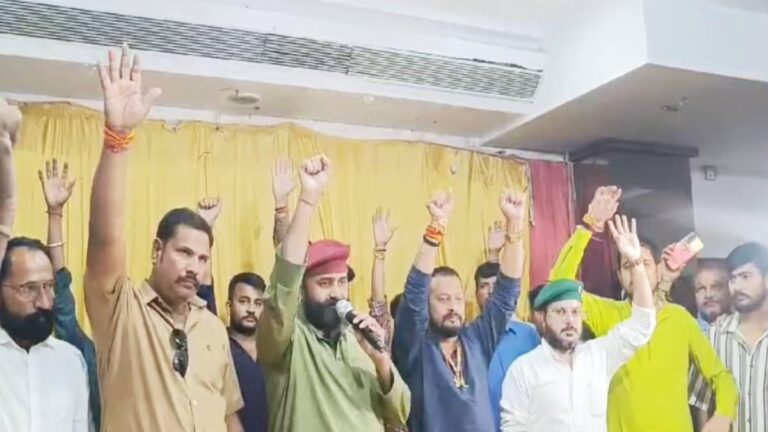 चुनाव के बीच BJP के विरोध में उतरी करणी सेना, राजपूत समाज को दिलाई ये बड़ी शपथ