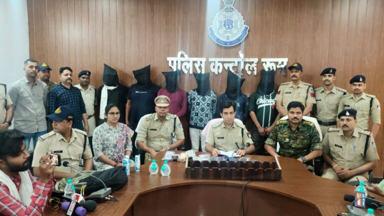 पुलिस ने लाखों रुपये के सट्टा पर रेड की 6 गिरफ्तार
