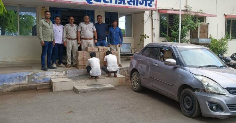 लग्जरी कार में 18 पेटी शराब पकड़ी, दो आरोपियों हिरासत में