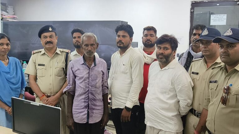 3 दिन से गुम हुए सतना के बुजुर्ग दादा जी को सागर पुलिस ने ढूंढ कर सोपा परिवार को