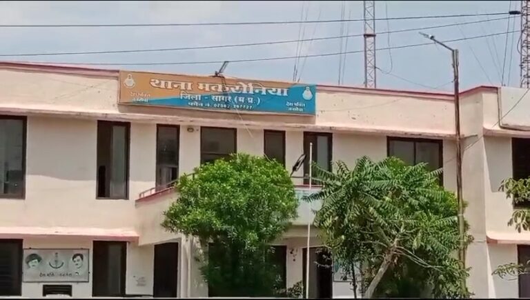 Sagar: नाजायज़ संबंध बनाते देख लिया जब दादी ने, पोते और महिला ने कर दी हत्या