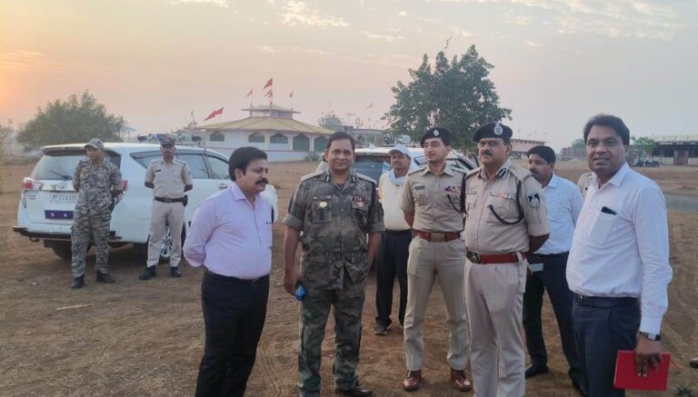 मुख्यमंत्री के संभावित आगमन के चलते कमिश्नर, आईजी, एसपी, प्रभारी कलेक्टर ने किया निरीक्षण