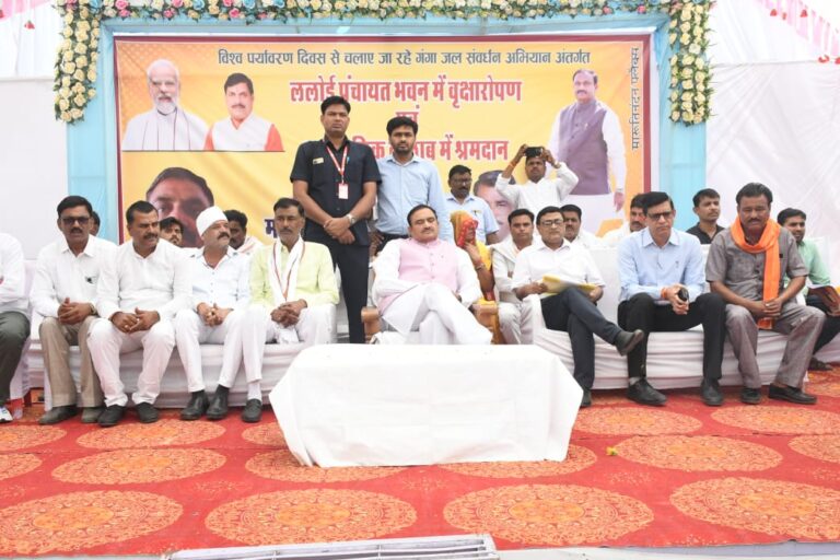 जल संरचनाओं के गहरीकरण से क्षेत्र का जल स्तर समृद्ध होता है- पूर्व मंत्री भूपेंद्र सिंह