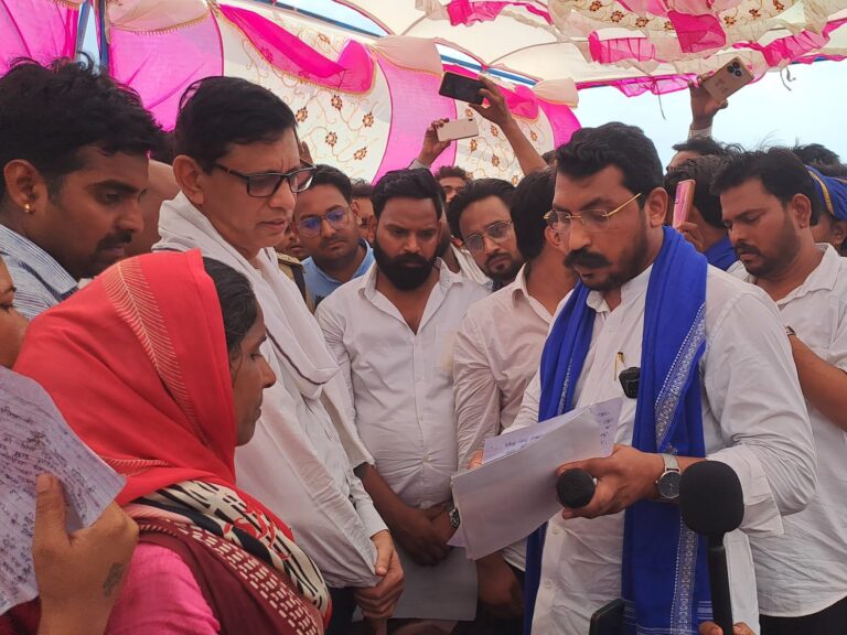 Sagar news : बरोदिया नौनागिर हत्याकांड मामले में भीम आर्मी चीफ पहुंचे पीड़ितों के बीच, सीबीआई जांच की मांग की 