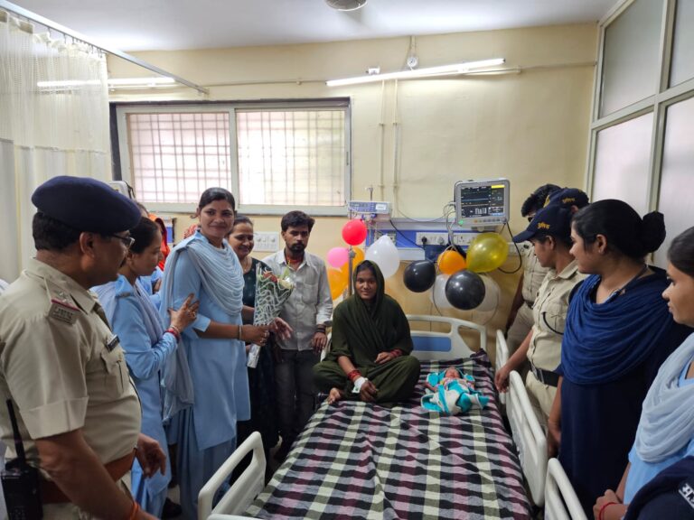बीएमसी हॉस्पिटल से अपहरण किया गया 4 दिन का नवजात बच्चा सागर पुलिस ने 1 घंटे में ढूंढ कर परिवार को सुपुर्द किया