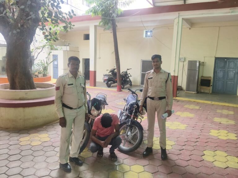 सीसीटीवी की मदद से पकड़ा वाहन चोर थाना कोतवाली क्षेत्र से चोरी गई दो मोटरसाइकिल की बरामद आरोपी को भी किया गिरफ्तार