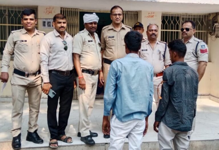 थाना मोतीनगर पुलिस के द्वारा त्वरित कार्यवाही करते हुये अन्धे कत्ल का खुलासा कर आरोपियों को किया गिरिफ्तार