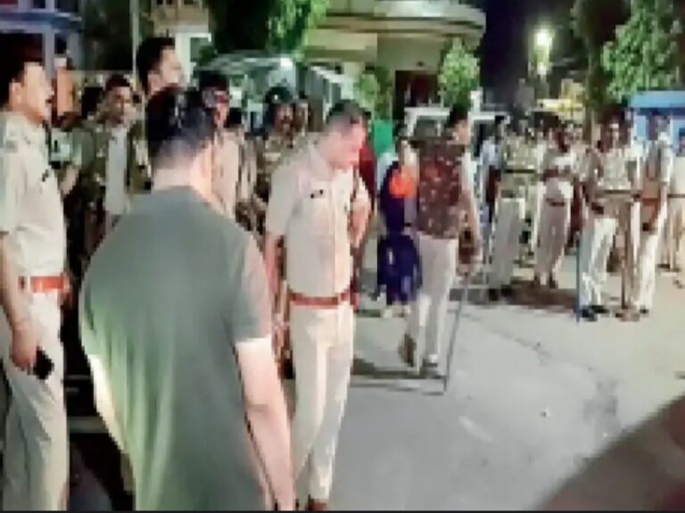 बच्चो के बीच झगड़ा उपद्रव में बदला, मारपीट – आगजनी 70 पर केस दर्ज