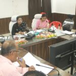 नगरीय क्षेत्रों की तरह गांवों के लिये भी कचरा प्रबंधन की योजना बनायें- राज्यमंत्री श्रीमती बागरी